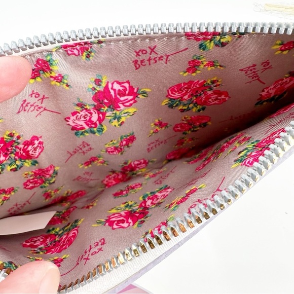 Betsey Johnson Pouch Rainbow Geometric - Picture 3 of 3